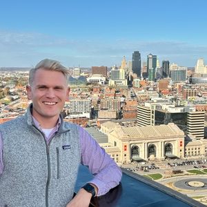 Meet your Posher, Chase e.